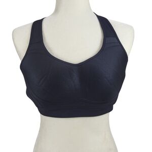 Gymshark Black Sports Bra Size Small Wireless Padded Clasp Closure